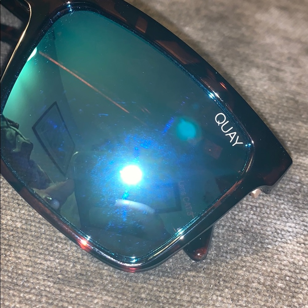 QUAY Let It Run Polarized Sun Glasses